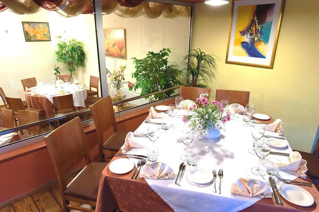 斯姆尔日内酒店 Panevėžys 外观 照片